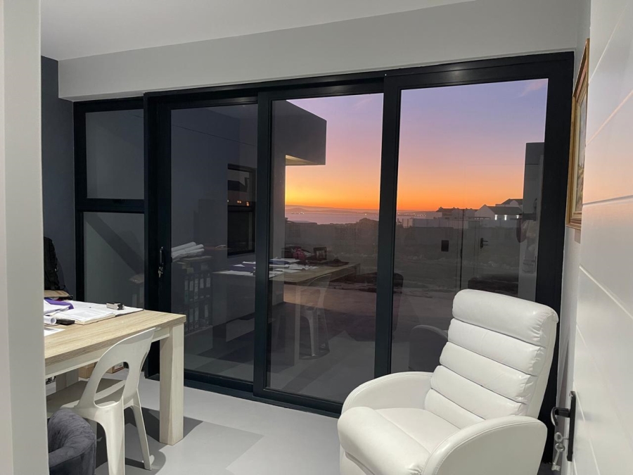 3 Bedroom Property for Sale in Olifantskop Western Cape